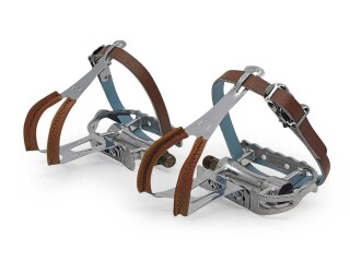 Bicycle Pedals with Retro toe clips with leather and leather belt