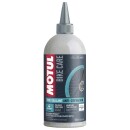 MOTUL 500ml Tubeless Tire Sealant for Puncture-Free Riding